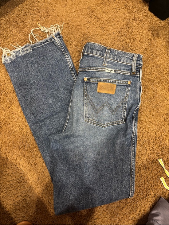 Wrangler Denim - Wrangler Women's Blue Denim Relaxed Fit Jeans with Frayed Hem